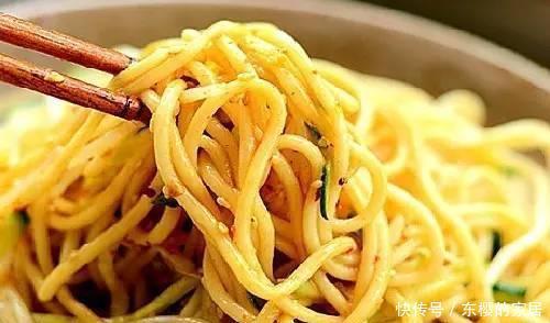  比买|想吃凉面不用买，从煮面到配料汁的过程全给你，比买的还好吃