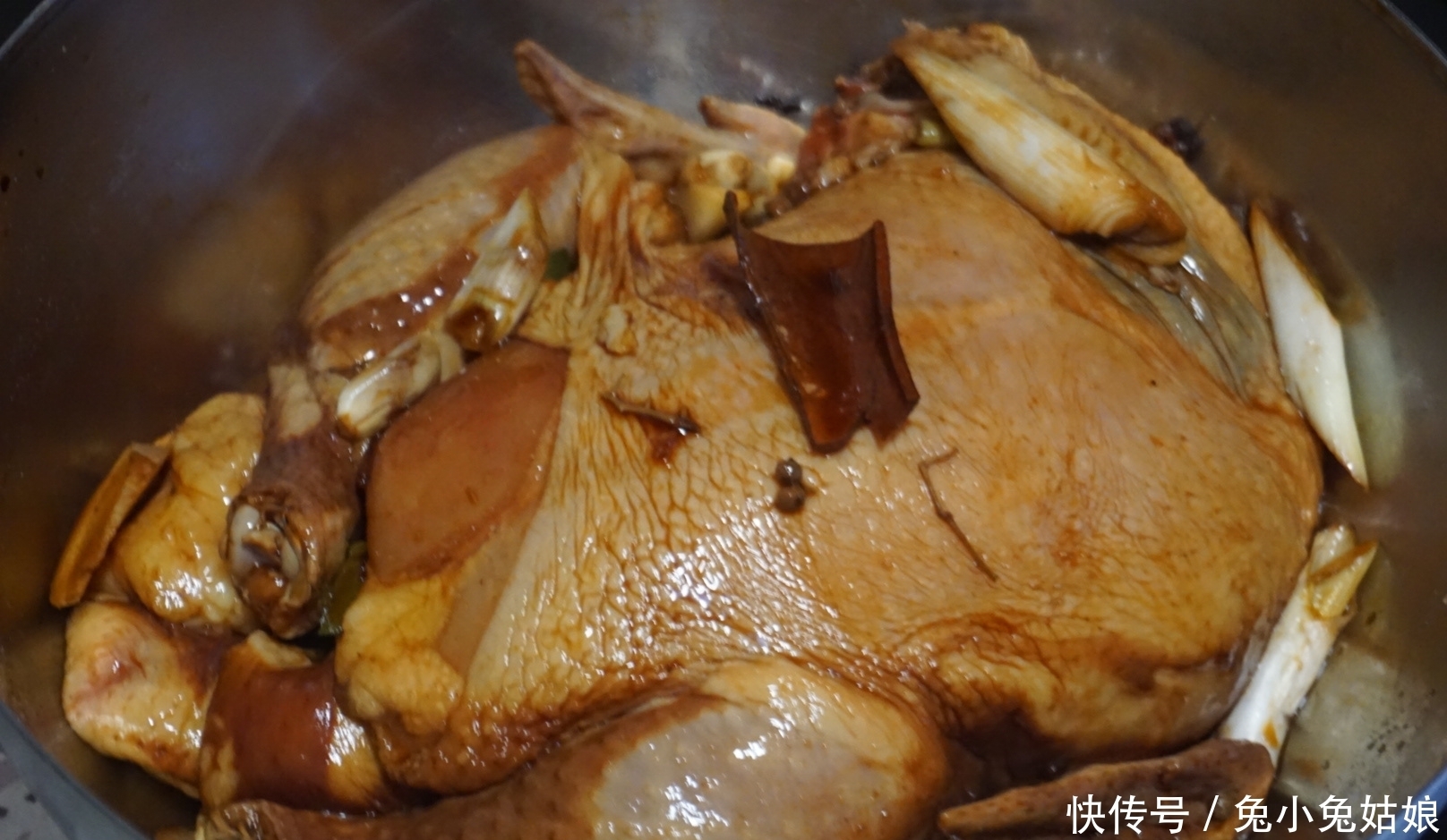 脆皮|秒杀烤鸡店的蜜汁脆皮烤鸡,外皮焦香,肉汁饱满,教你几个小窍门