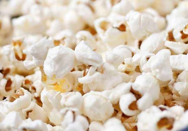 吃货|吃货公认“最长肉”的5种零食,辣条奶茶登榜,难怪你那么胖