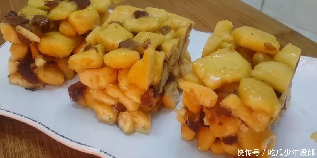 零食|5个鸡蛋,1斤面粉,锅里一炒,做出创意小零食,比蛋糕好吃十倍