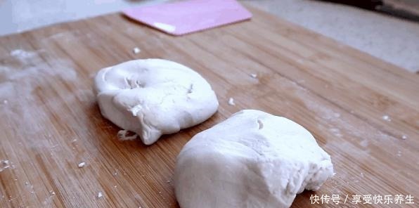 油条|早餐,别总吃包子油条,这点心也不错,软糯香甜,每一口都有惊喜