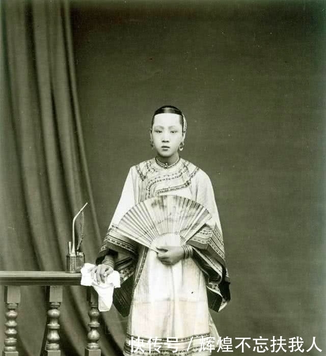 生活|老照片直击清末富太太真实生活:女子迷迷糊糊媚态百出,图5李鸿章的二太太