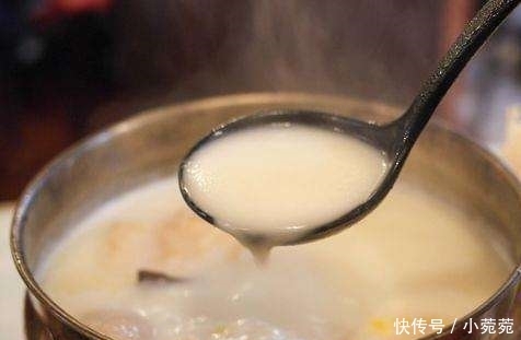 白汤|火锅炖干后, 服务员为什么只加白汤? 了解真相后, 才知少吃为妙!