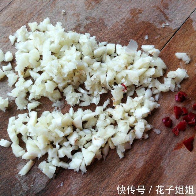 健康|蒜蓉粉丝蒸秋葵,美味好吃又健康,做法也不难