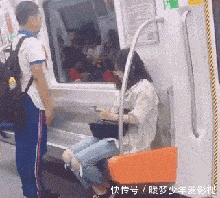 泡泡浴|“第一次在女友家洗泡泡浴,打开浴室门没想到...”画面太美不敢看,哈哈哈哈