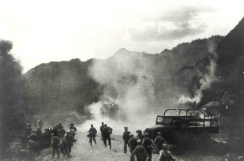 美军|一个团攻击志愿军一个排防守的阵地,打的美军中将被解职