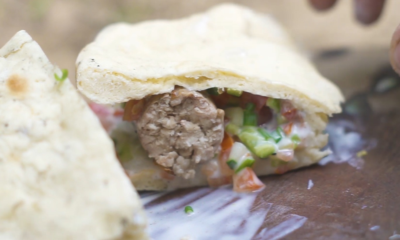 清脆|野外自制的酸奶热狗,做法简单,清脆爽口,吃一口就上瘾!