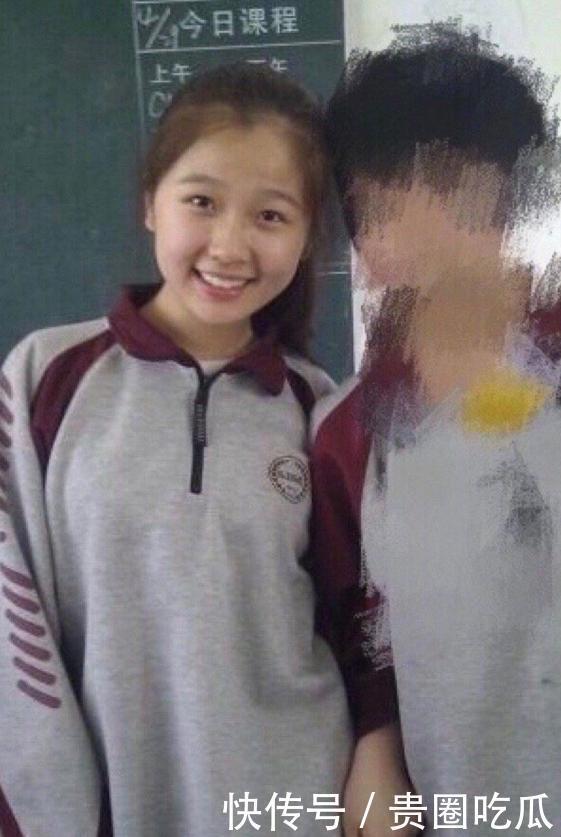  太胖|虞书欣罕见发旧照，青涩模样太讨喜，称自己太胖感谢网友喜欢