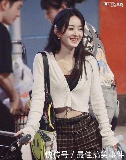  大厨|赵丽颖变身“新晋大厨”？本周五晚10点来《中餐厅4》找找答案