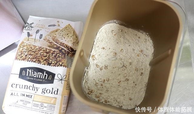 简单|用面包机做欧包,原来这么简单!只需加清水,外脆内嫩真地道