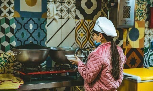 公斤|新疆马肉吃过吗一公斤85块钱,游客馋得直流口水