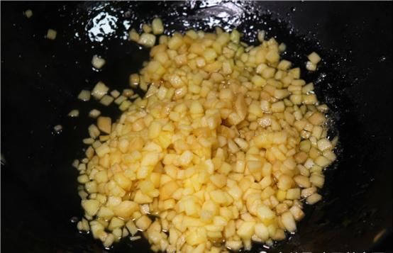 想不到|面粉里加入两个苹果,想不到这么好吃,松软香甜,出锅瞬间抢吃光