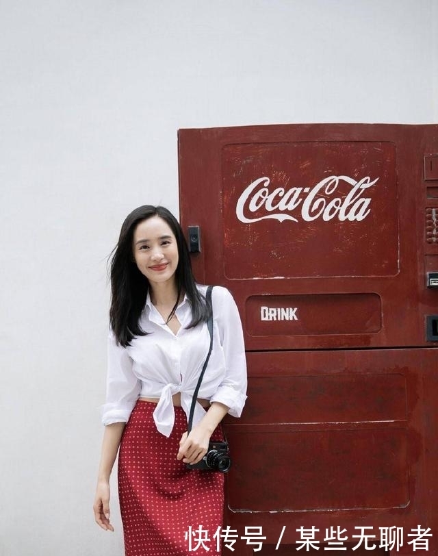 揭秘|俘获王子秘籍大公开?揭秘梅根衬衫时尚是如何让哈里王子一见钟情