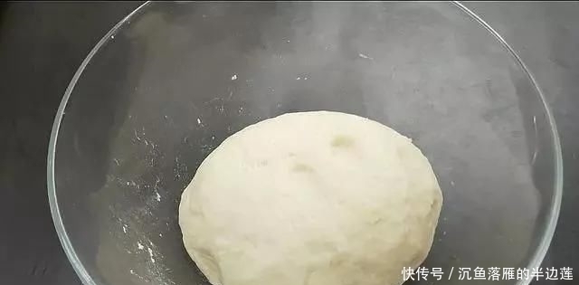  不吃|这个“饼”3天不吃就想的慌，金黄酥脆，又香又解馋，做法超简单