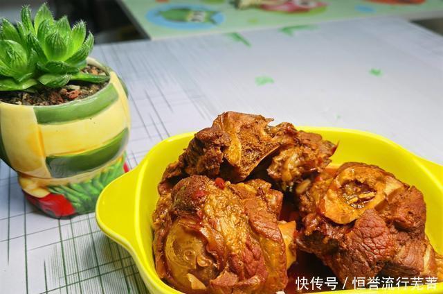 势不可挡|做酱大骨怎么炒糖色,先放油还是先放水做好这几点美味势不可挡