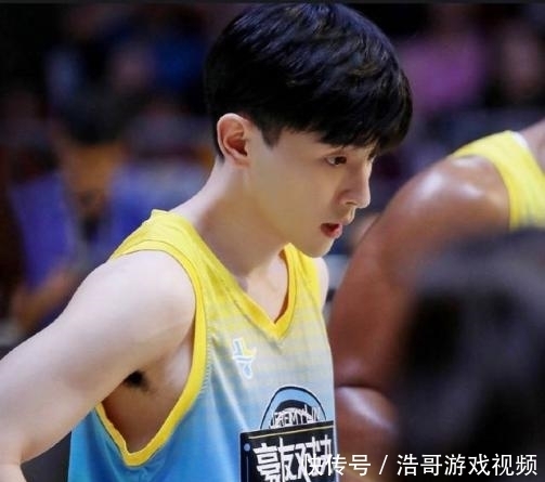 邓伦|邓伦综艺接太多节目上累倒,网友不买账,控诉:想赚钱,就别卖惨