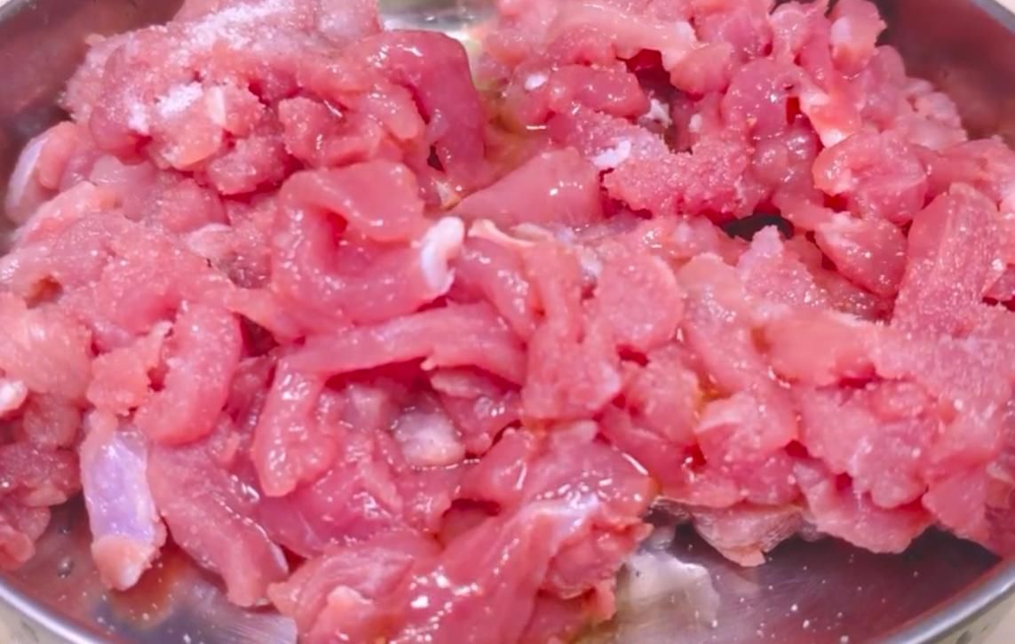 大人|1分钟学会经典下饭菜“雪菜炒毛豆”,鲜香美味,大人小孩都喜欢