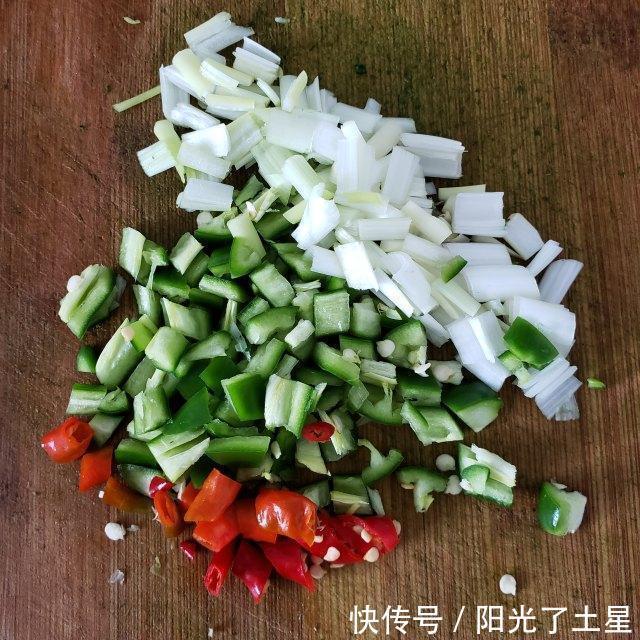  黑木耳|眉豆角炒黑木耳，简单美味营养下饭菜