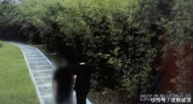 回家|7旬大爷和40岁女子公园接吻，回家洗澡后，大爷：我金链不见了