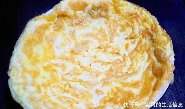 倒入|一家三口的晚餐,3道1汤,虽然素了点,好吃下饭,家里的味道