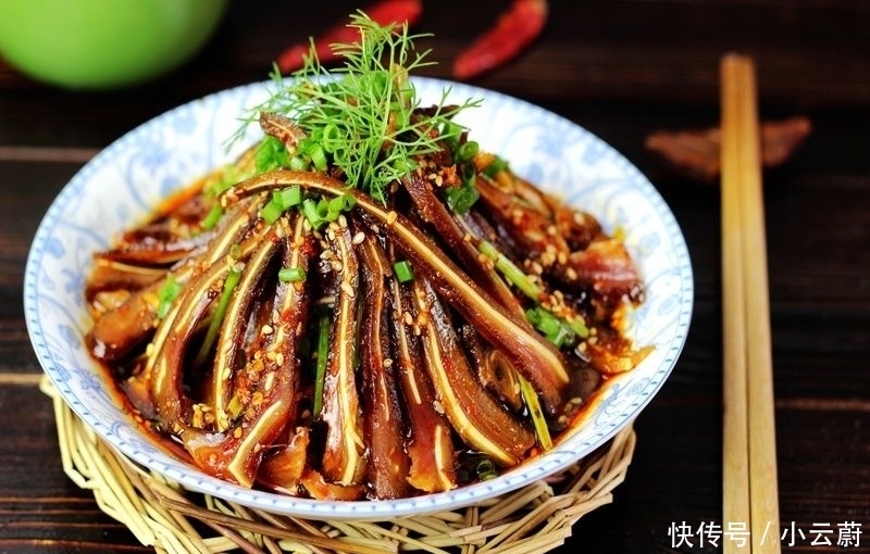  太爽了|天热，来一道“奢侈”美味，配上小酒，太爽了！刚吃完又流口水了