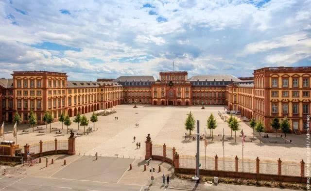  古城堡|60几岁的古城堡之途为什么能一直维持“青春年少”？