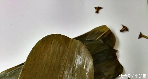 最合适|包粽子糯米泡多久最合适?70岁老妈透露:粽子好吃泡糯米最重要