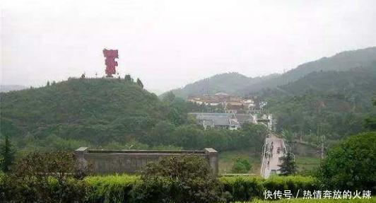 母亲|“开国上将”许世友清明节时节,墓碑前的“茅台酒瓶”堆积如山!