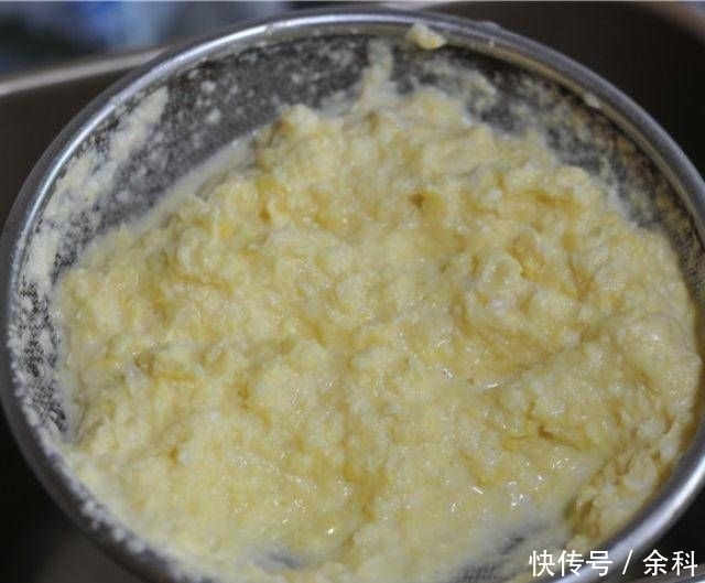 面团|玉米汁蘑菇面包，逼真，甜软上瘾