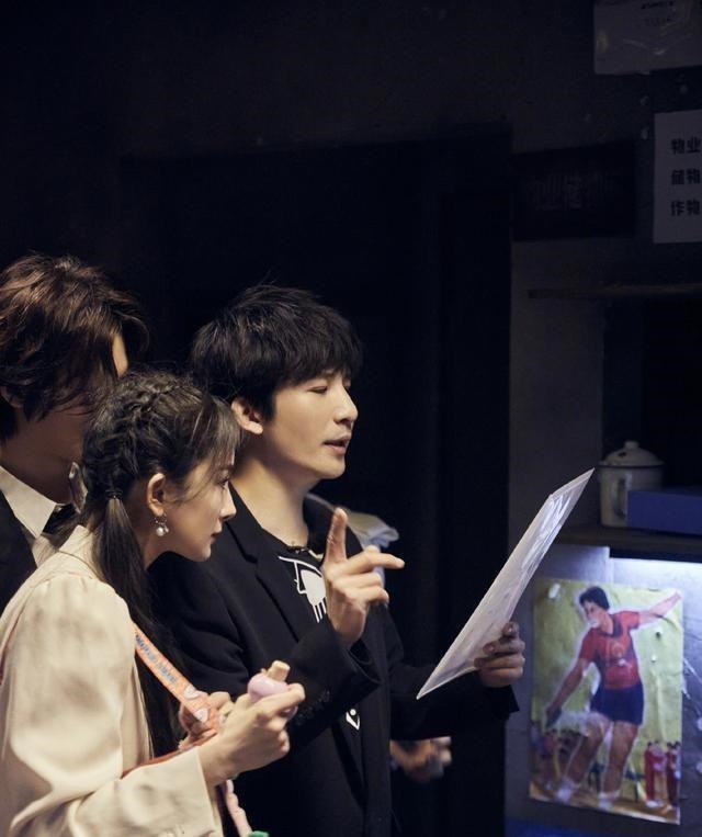  秘密|秘密越狱2：变成鬼屋，嘉宾杨幂记录节目被吓飞睫毛