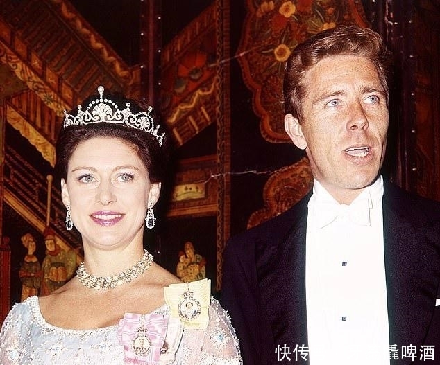 戴着|英女王妹妹的华美皇冠,各个价值连城,有一顶绿松石皇冠不知去向