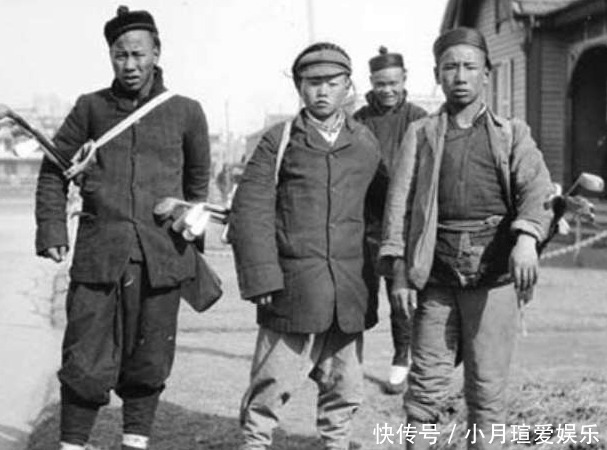 文章|老照片:1900年的清朝底层,留存在相片里的普通人