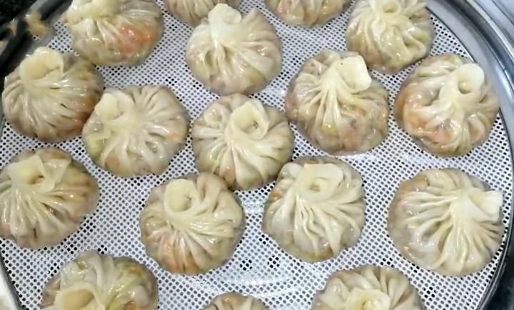 晶莹|包子最简单的做法,不揉面醒面,包子皮薄馅多,晶莹又剔透