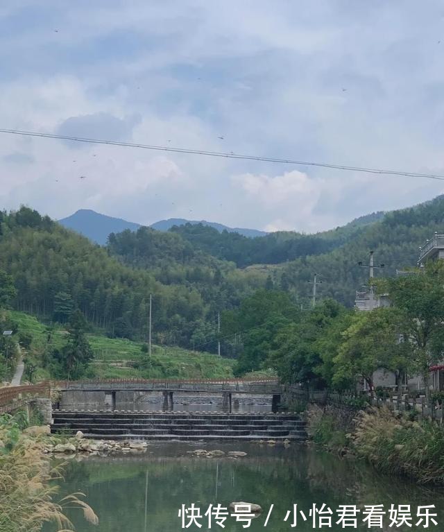 发现一座僻静小村落,夏天美得不输九寨沟!