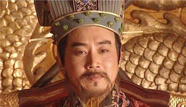 大臣|大臣撕毁皇帝龙袍,皇帝大怒,大臣用一句话保命