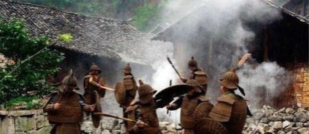 藤甲军|诸葛亮爱用火攻，为何只在火烧藤甲军后内心不安事实原来是这样