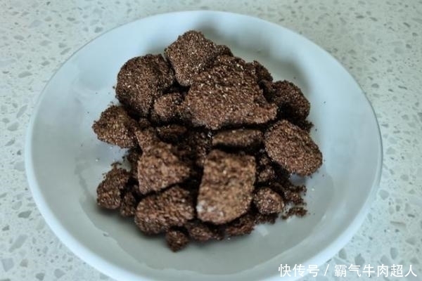 发酵|半碗红枣,一碗玉米面,不蒸不烙,只需一个电饭锅,出锅太馋人了