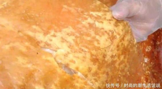 天价|大妈卖“天价小吃”,60元1斤,路人只看不买,吃货买1斤不够吃