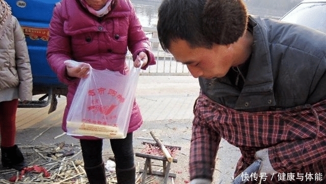 总算|水果店中不常见甘蔗,路边小商贩却卖得开心?总算知道为何了