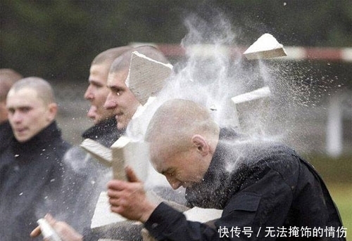 厉害|趣味图片幽默段子:大哥你干啥呀,现场表演铁头功啊,厉害了