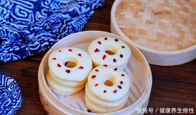 绵软|蔬菜也能做甜甜圈,绵软香甜,不油炸易消化,孩子一口气能吃仨