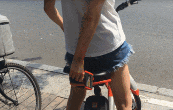  生活|搞笑GIF动图：妹子们也是拼啦！这给力的生活