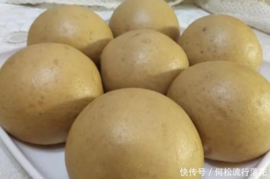 嘴里|枣泥馒头新做法,香甜松软,我有小妙招,吃到嘴里全是枣味!