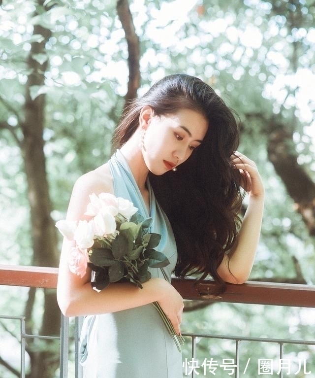  初夏|初夏最美女神系穿搭，清纯色系穿出时髦感，女人味爆棚