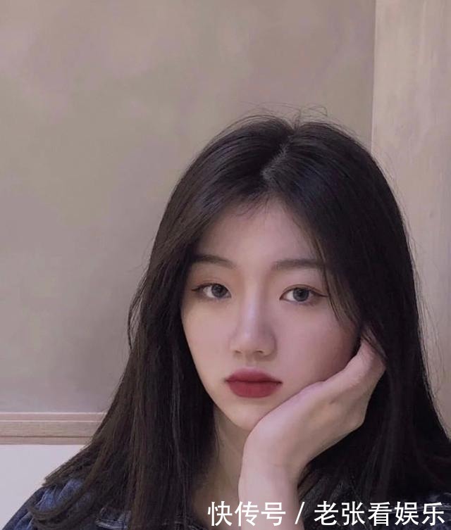  张是单依纯|《好声音》学员单依纯，大量个人私照曝光，和舞台上差距大吗