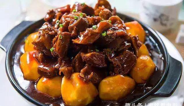  炒面|精选美食：泡椒猪手，豆皮拌豆苗，土豆炖牛腩，青椒肉丝炒面做法