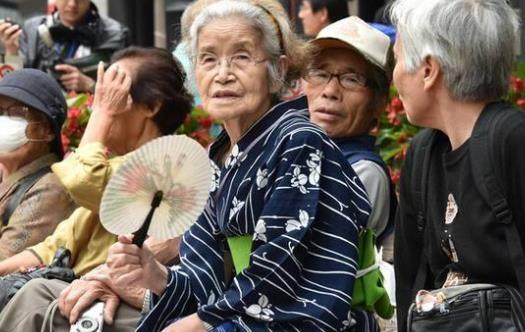 安倍|短短1年日本少了50万人,安倍也无能为力,专家:这只是个开始