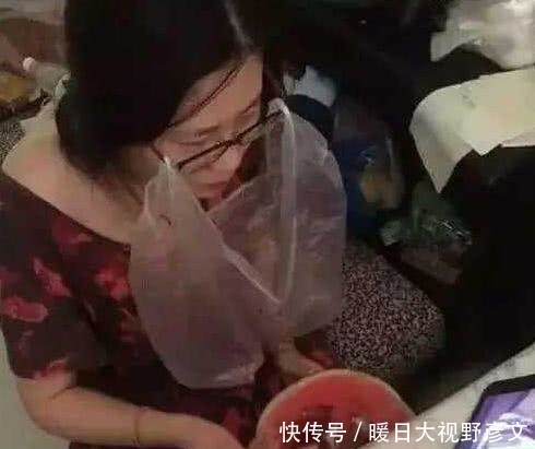 GIF|爆笑GIF: 大哥, 你们公司还缺程序员吗? 不知道俺现在去学, 还来得急不?