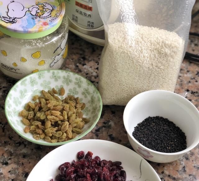  蔓越|蔓越莓糯米卷，软糯酸甜，家人爱吃，做一盘吃得停不下嘴