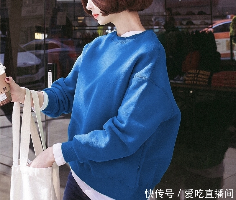 毛衣|刚入秋,别着急买毛衣!新款卫衣未上先火,洋气减龄买它错不了